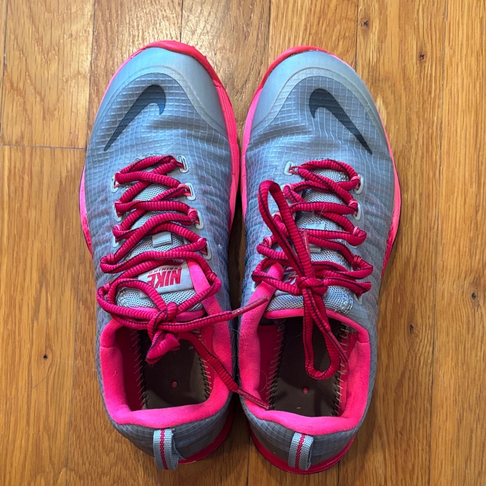 Nike Women's Lunar Cross Element Shoes Size 6.5